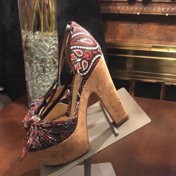 Pre loved cloth Moschino platform - Picture 2 of 4